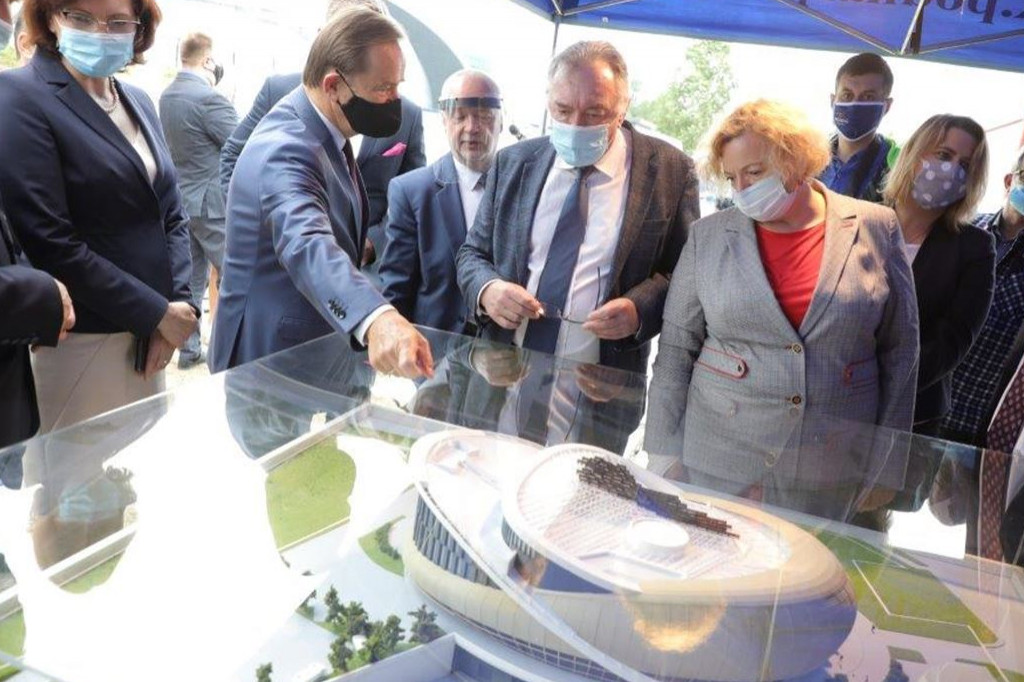 Łopaty pod Łukasiewicza wbite