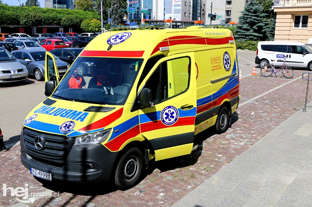 Nowa karetka od wojewody