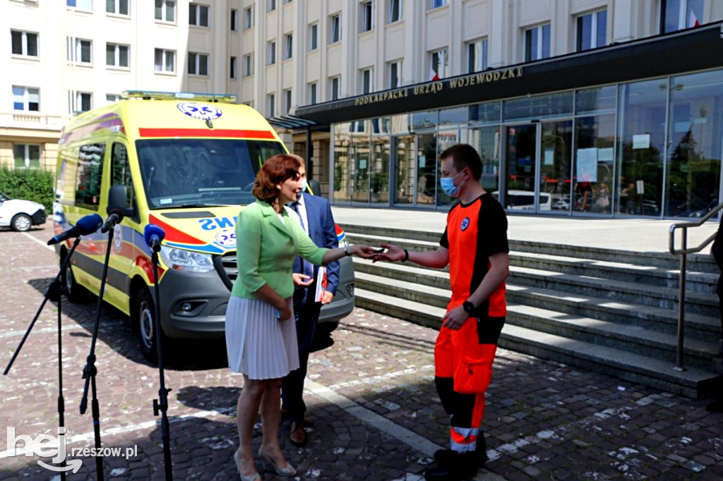 Nowa karetka od wojewody