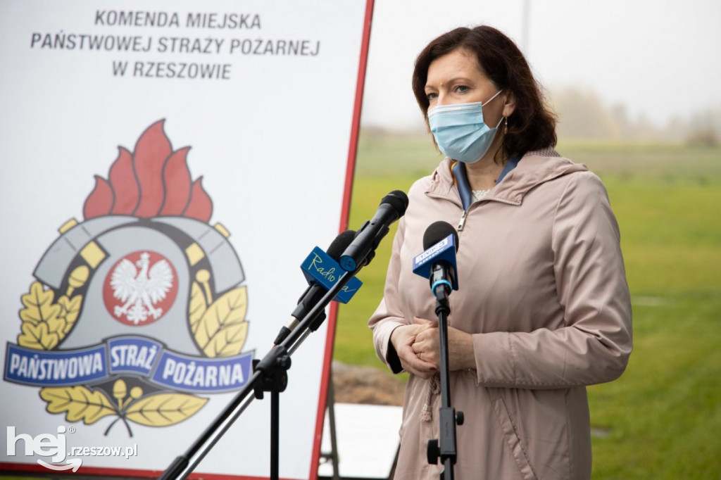 Strażacy z nową bazą