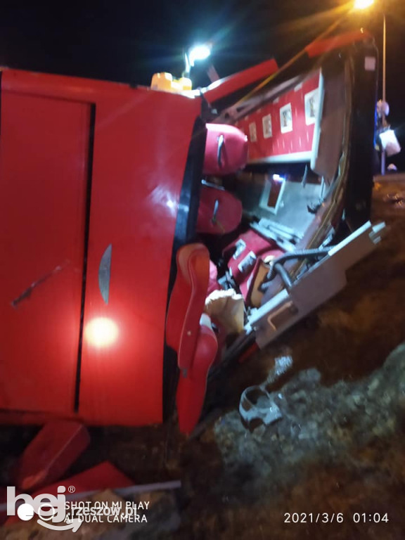 Katastrofa autobusu na A4! Sześć osób nie żyje