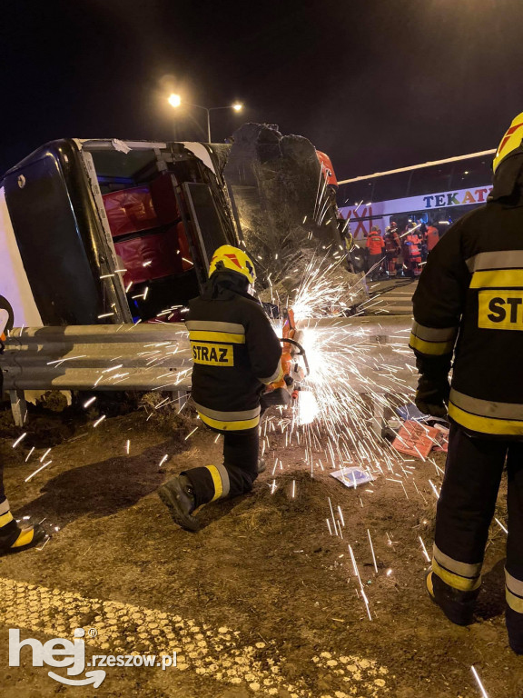 Katastrofa autobusu na A4! Sześć osób nie żyje