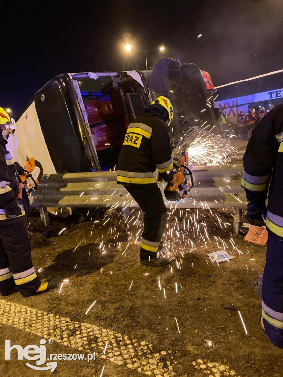 Katastrofa autobusu na A4! Sześć osób nie żyje