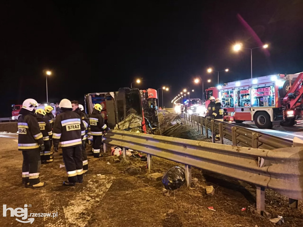 Katastrofa autobusu na A4! Sześć osób nie żyje