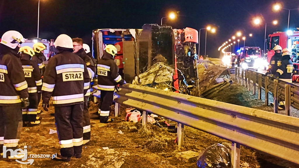 Katastrofa autobusu na A4! Sześć osób nie żyje