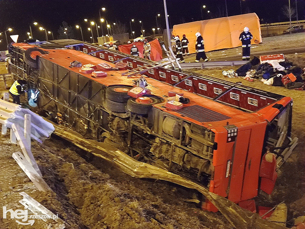 Katastrofa autobusu na A4! Sześć osób nie żyje