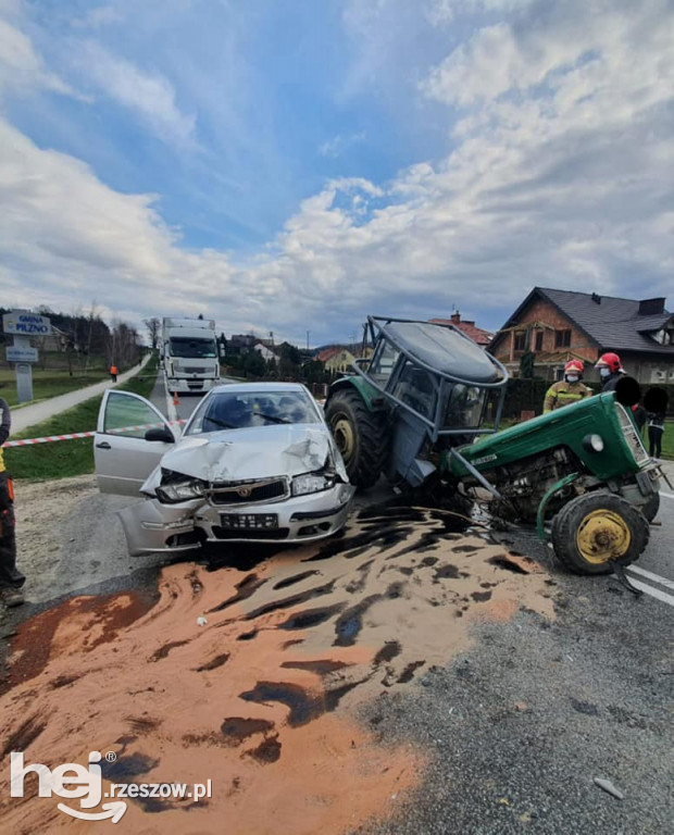 Zderzenie ciągnika i skody