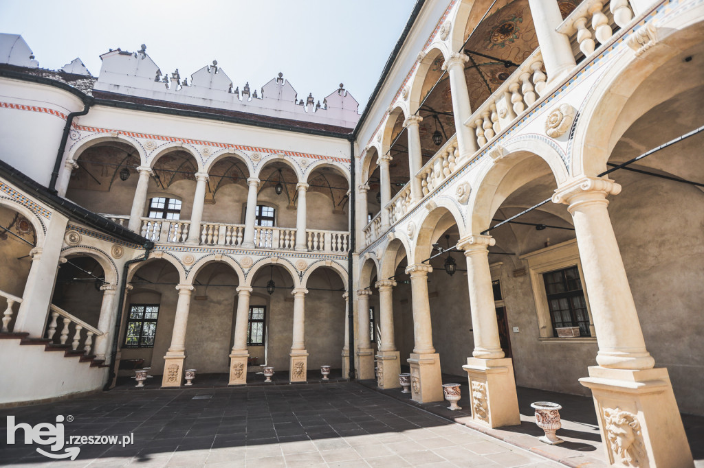Zamek w Baranowie Sandomierskim w wiosennej odsłonie