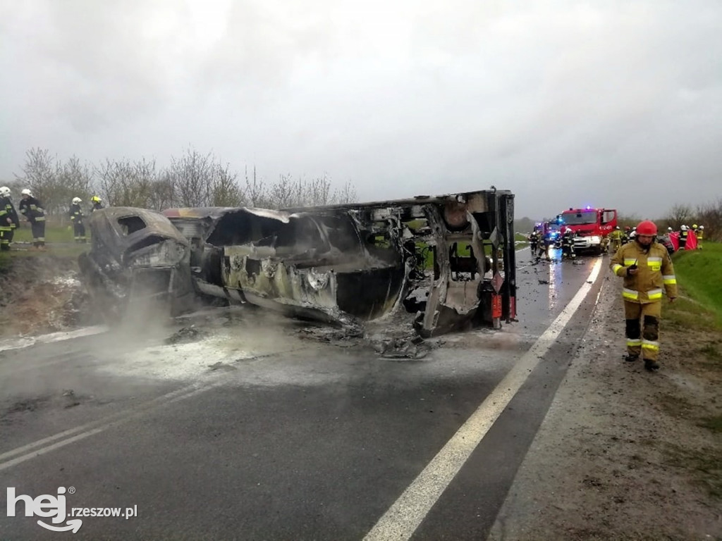 Tragiczny wypadek na DK77. Płonęła cysterna