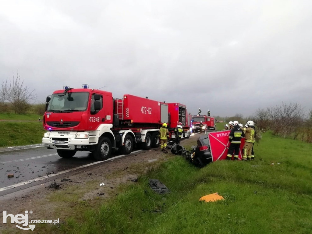 Tragiczny wypadek na DK77. Płonęła cysterna