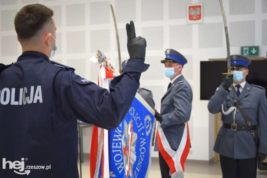 Ślubowanie nowych policjantów