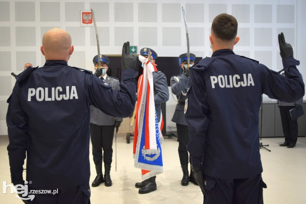 Ślubowanie nowych policjantów