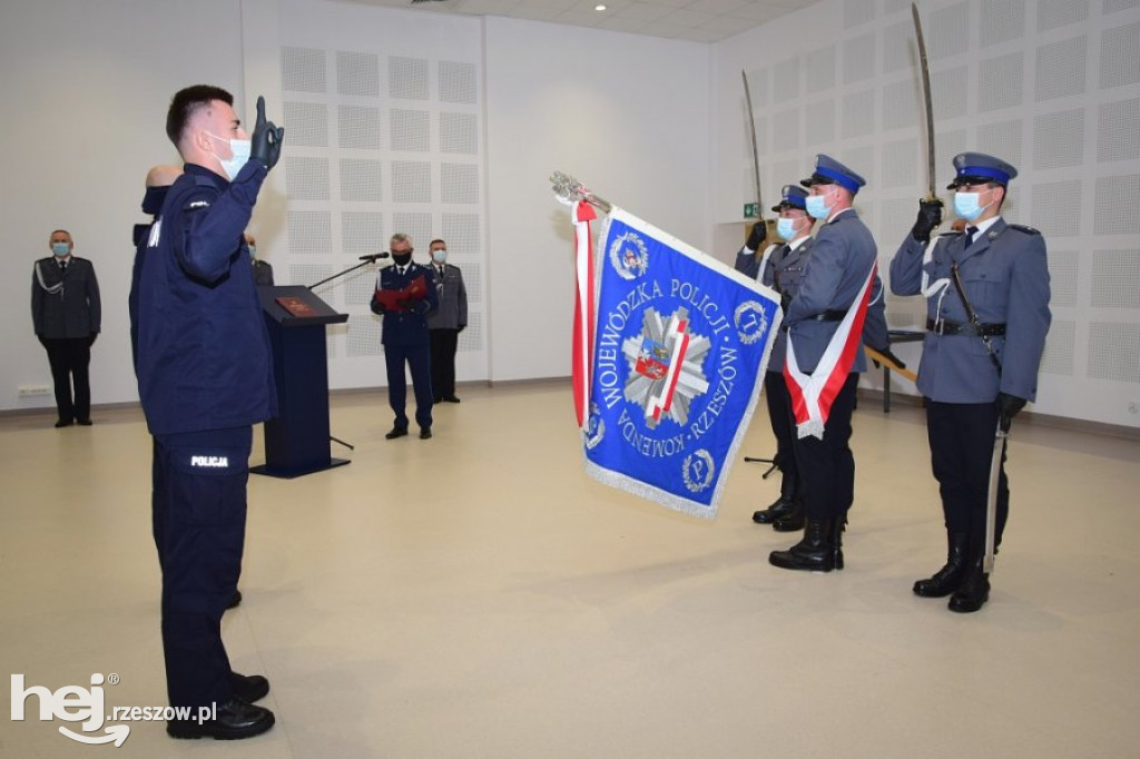 Ślubowanie nowych policjantów
