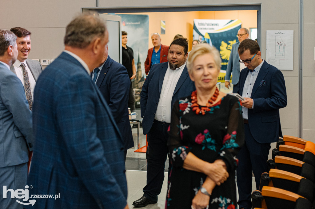 Debata Miasto Sanok a Podkarpacka Dolina Wodorowa - szanse i wyzwania