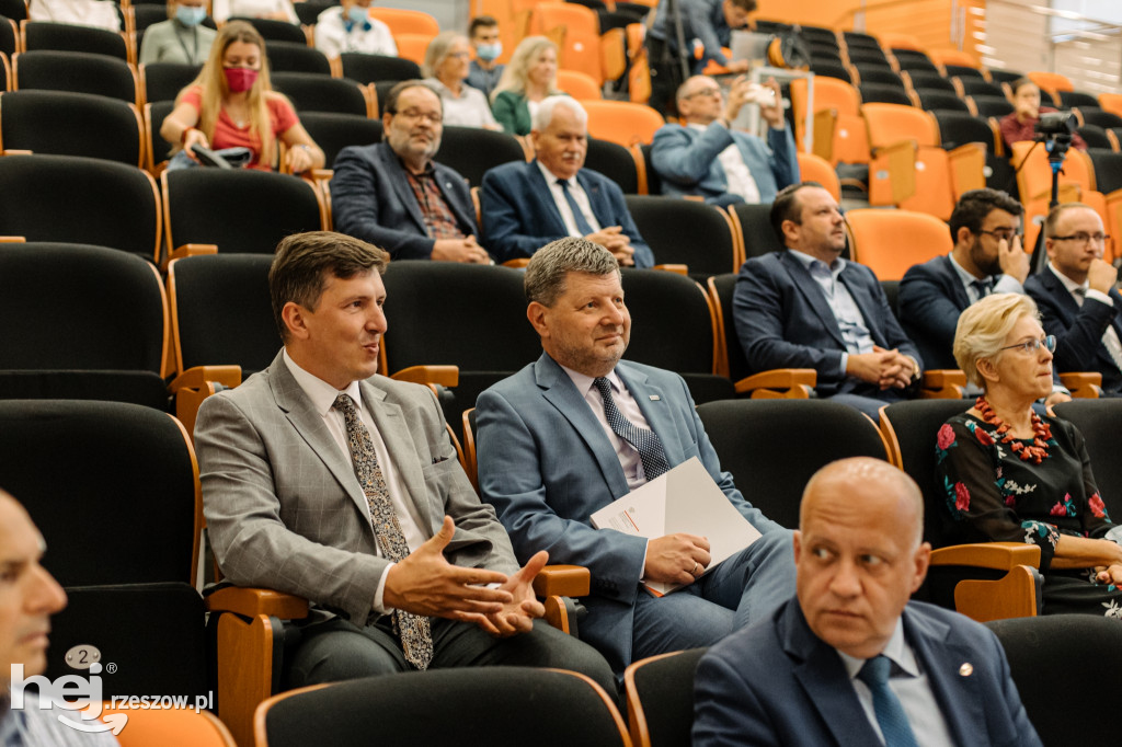 Debata Miasto Sanok a Podkarpacka Dolina Wodorowa - szanse i wyzwania