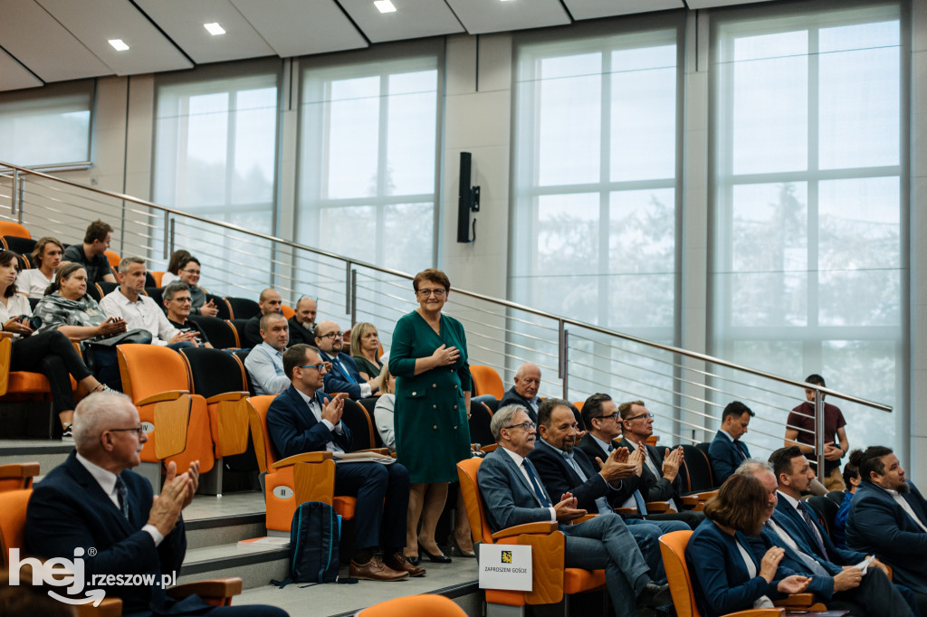 Debata Miasto Sanok a Podkarpacka Dolina Wodorowa - szanse i wyzwania