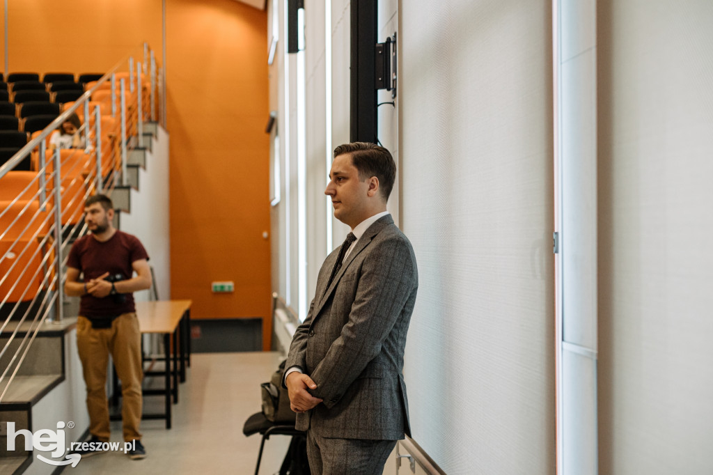Debata Miasto Sanok a Podkarpacka Dolina Wodorowa - szanse i wyzwania
