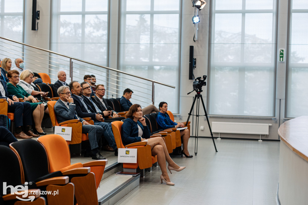 Debata Miasto Sanok a Podkarpacka Dolina Wodorowa - szanse i wyzwania