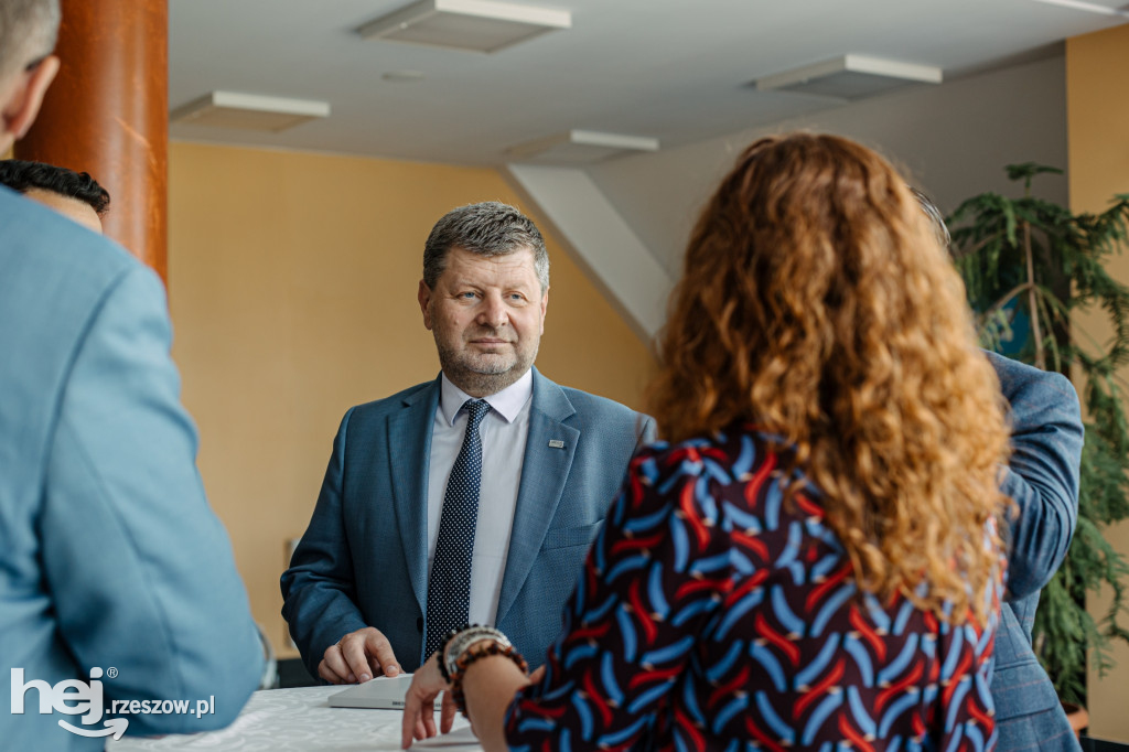 Debata Miasto Sanok a Podkarpacka Dolina Wodorowa - szanse i wyzwania