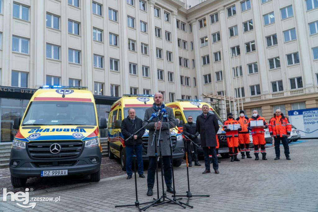 Nowe karetki dla wojewódzkiej stacji