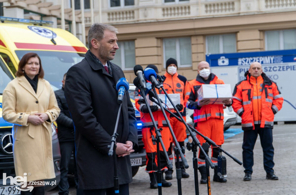 Nowe karetki dla wojewódzkiej stacji