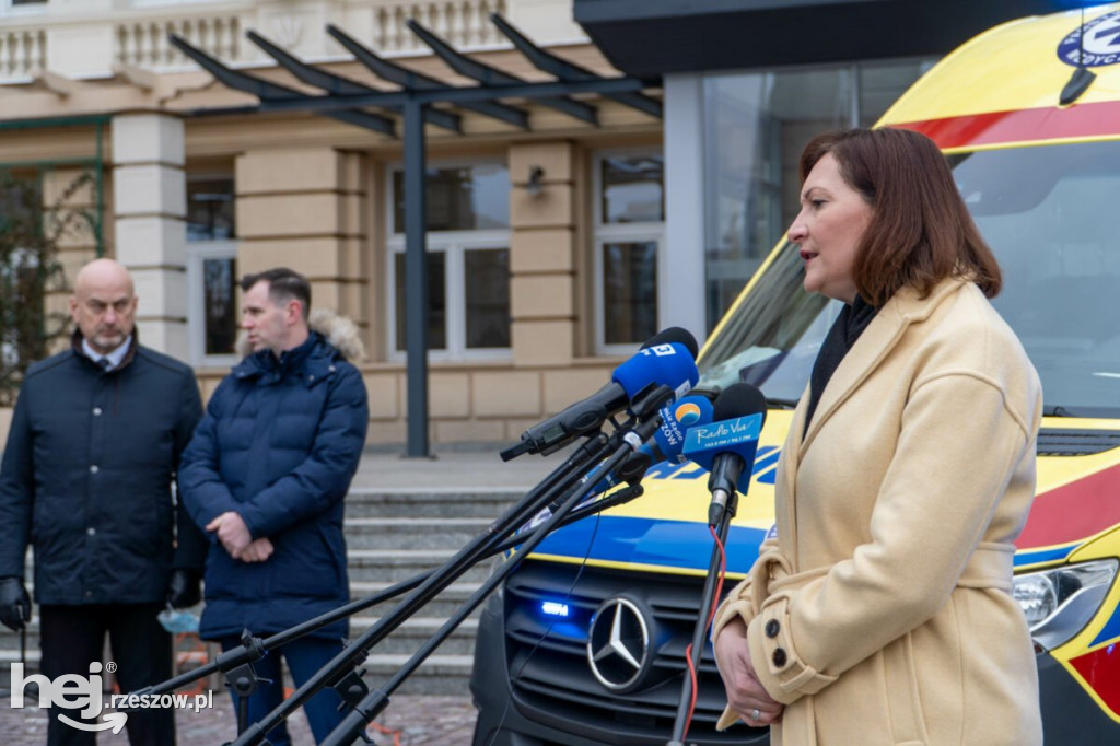 Nowe karetki dla wojewódzkiej stacji