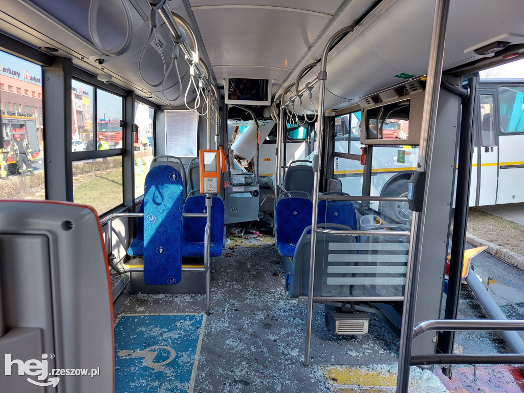 Poważny wypadek dwóch autobusów