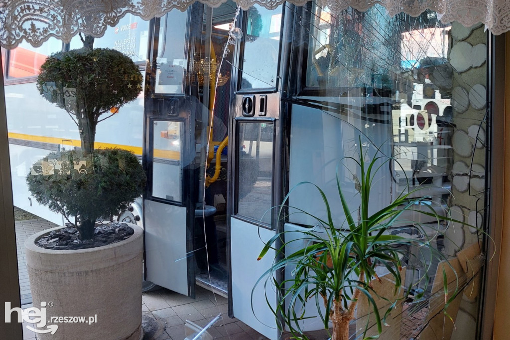 Poważny wypadek dwóch autobusów