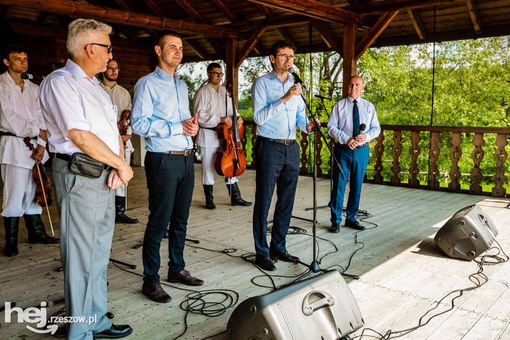 Prezentacje Twórczości Ludowej Lasowiaków i Rzeszowiaków