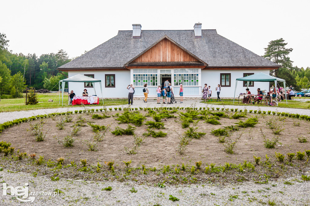 Prezentacje Twórczości Ludowej Lasowiaków i Rzeszowiaków