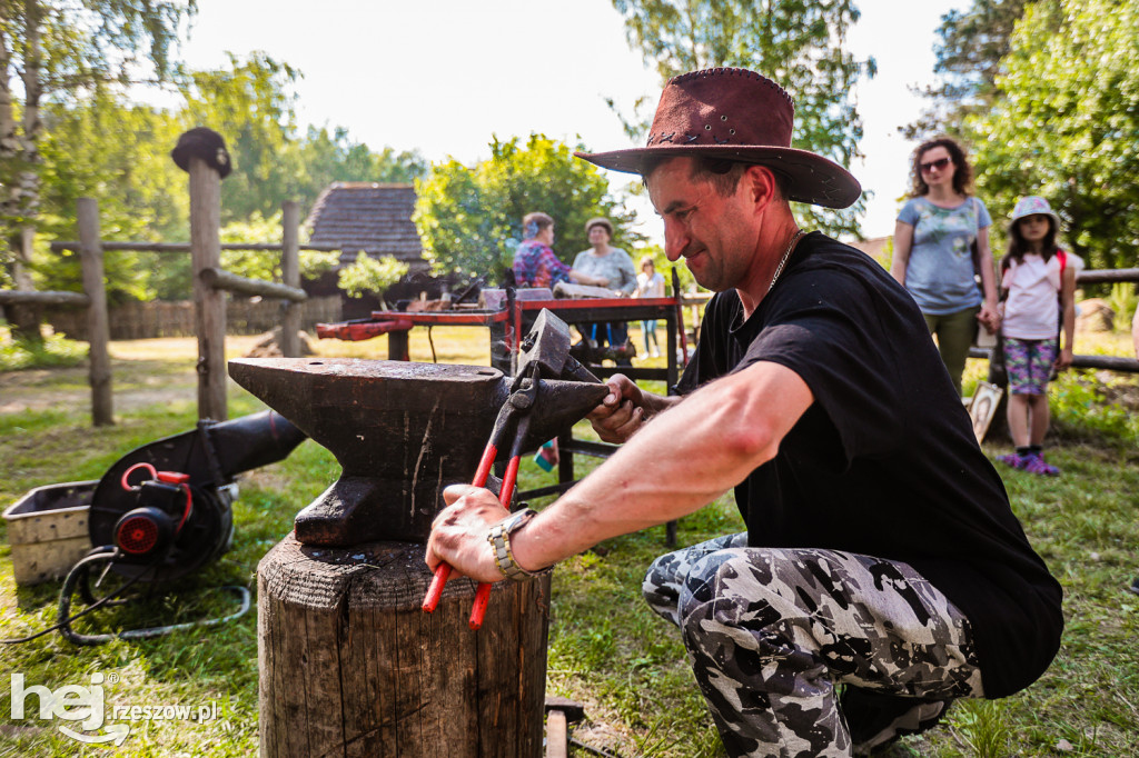 Prezentacje Twórczości Ludowej Lasowiaków i Rzeszowiaków