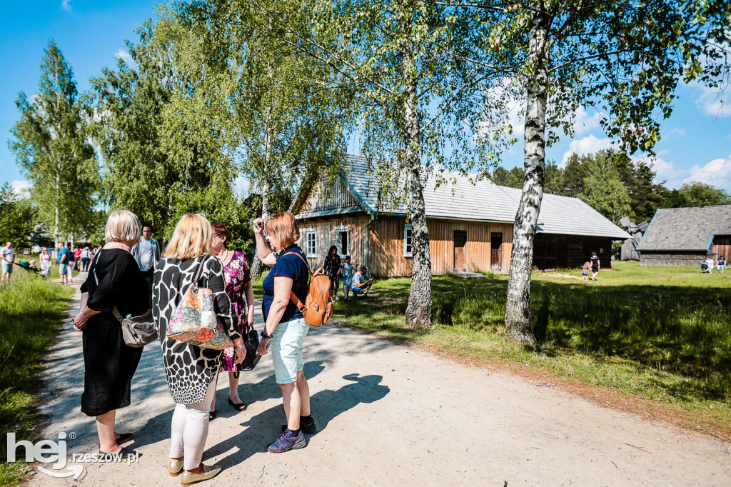 Prezentacje Twórczości Ludowej Lasowiaków i Rzeszowiaków