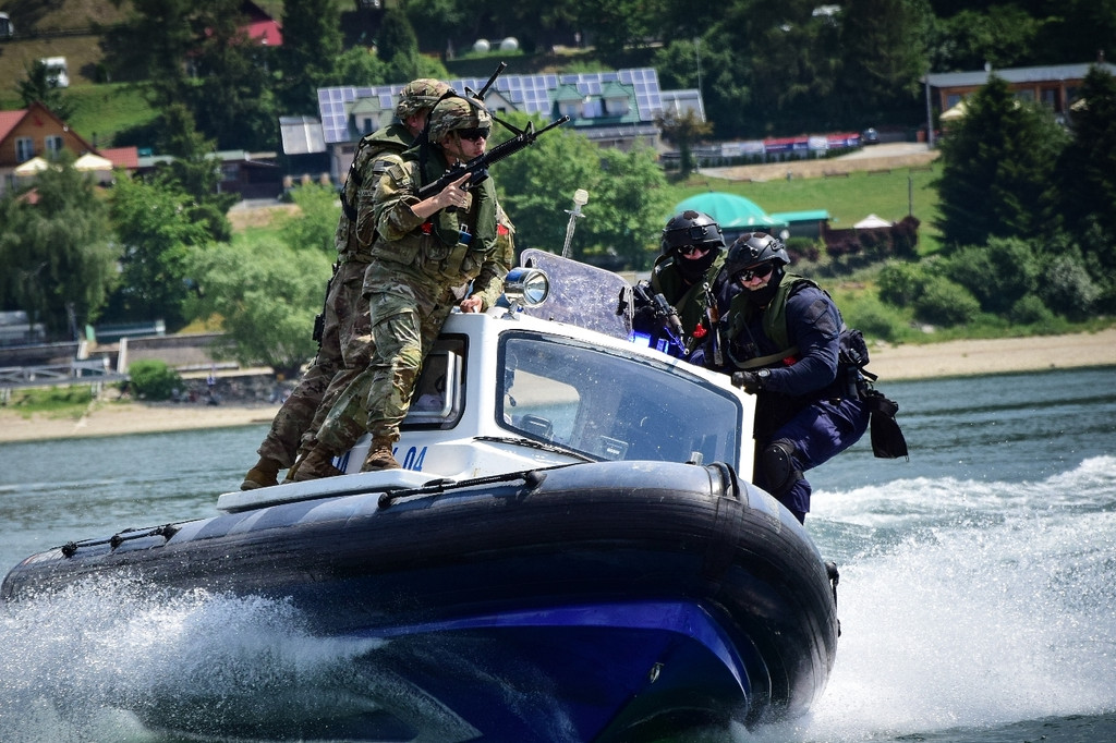 Efektowne ćwiczenia wojska polskiego, amerykańskiego i Policji