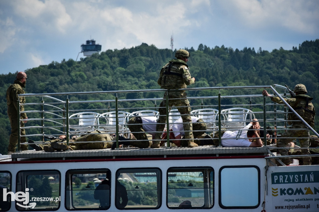 Efektowne ćwiczenia wojska polskiego, amerykańskiego i Policji