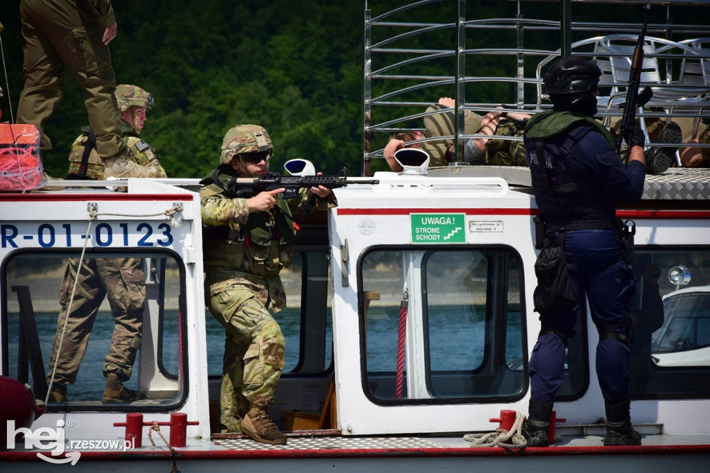 Efektowne ćwiczenia wojska polskiego, amerykańskiego i Policji