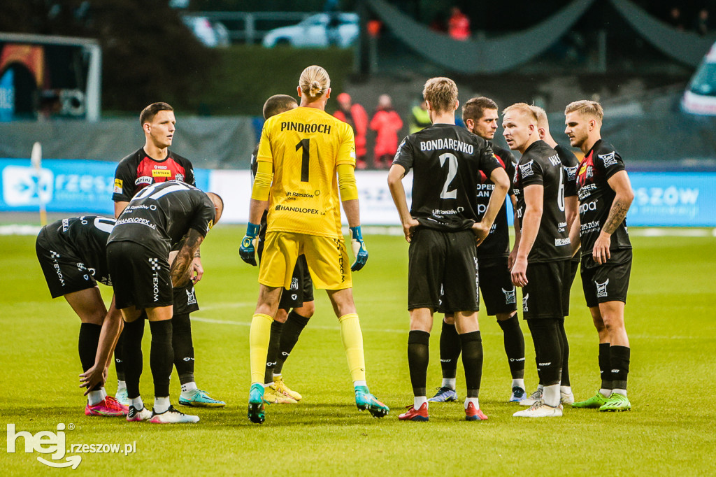 STAL RZESZÓW - APKLAN RESOVIA