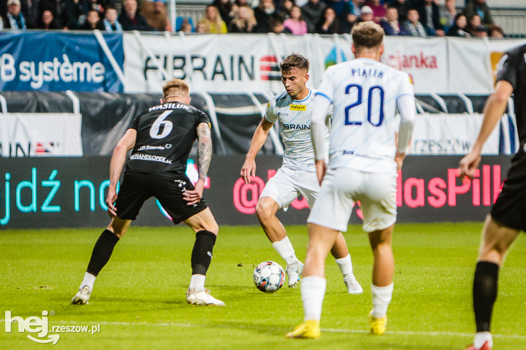 STAL RZESZÓW - APKLAN RESOVIA