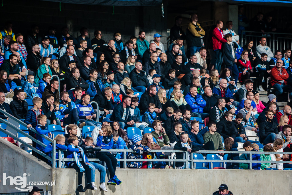 STAL RZESZÓW - APKLAN RESOVIA