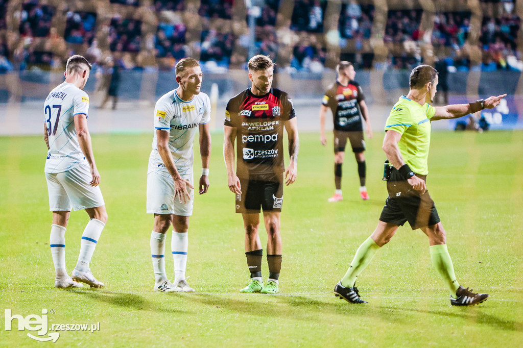 STAL RZESZÓW - APKLAN RESOVIA