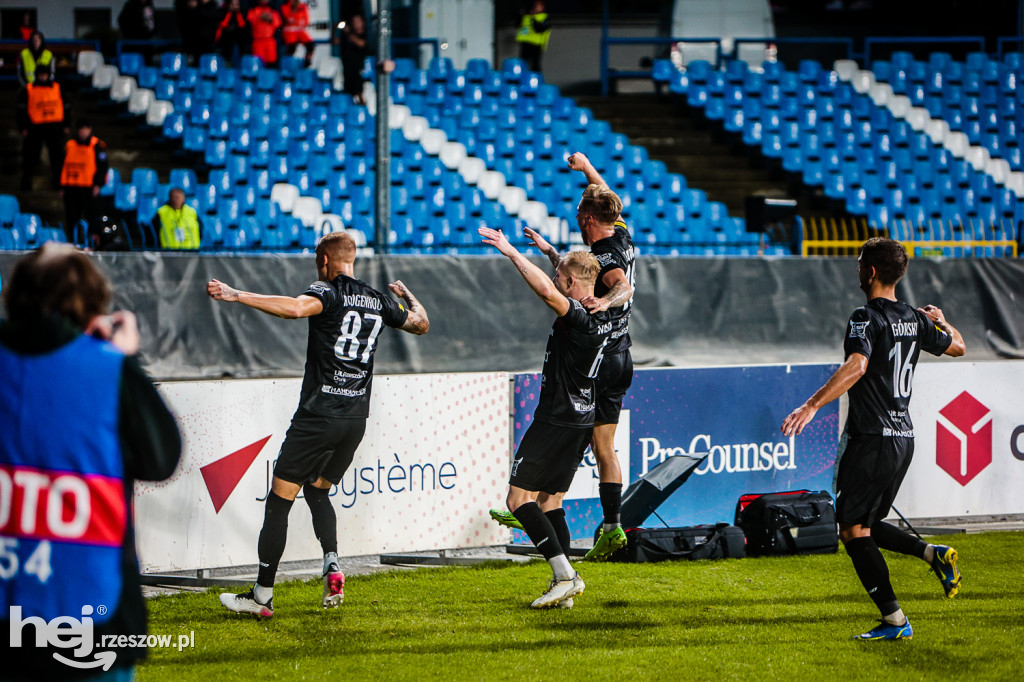 STAL RZESZÓW - APKLAN RESOVIA