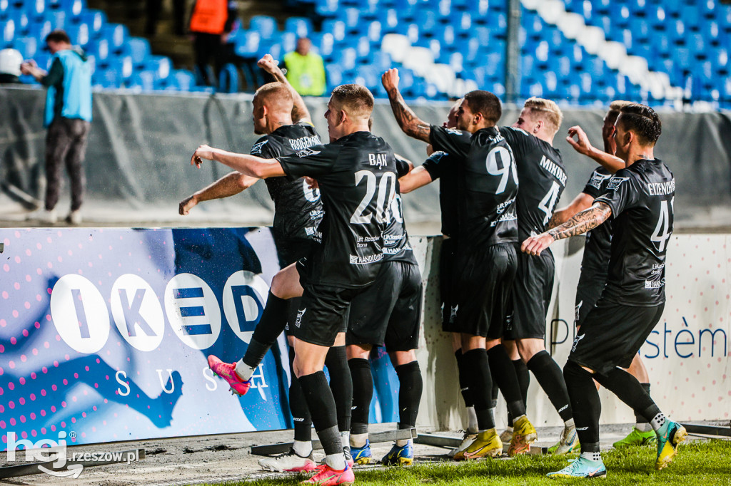 STAL RZESZÓW - APKLAN RESOVIA