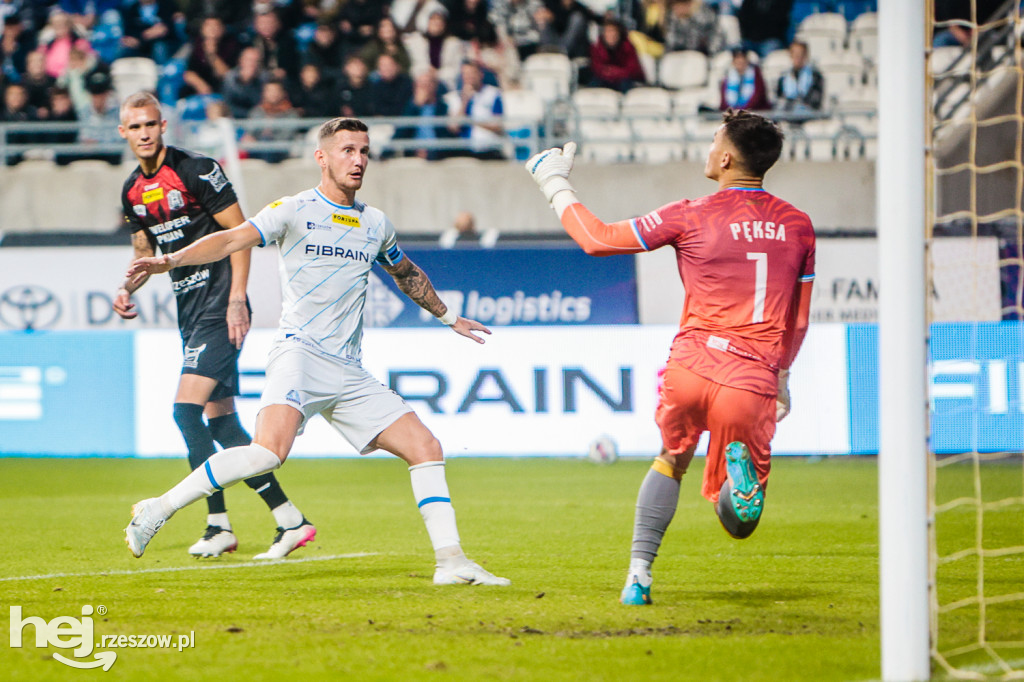 STAL RZESZÓW - APKLAN RESOVIA