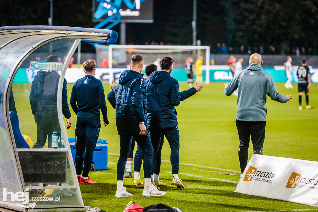 STAL RZESZÓW - APKLAN RESOVIA