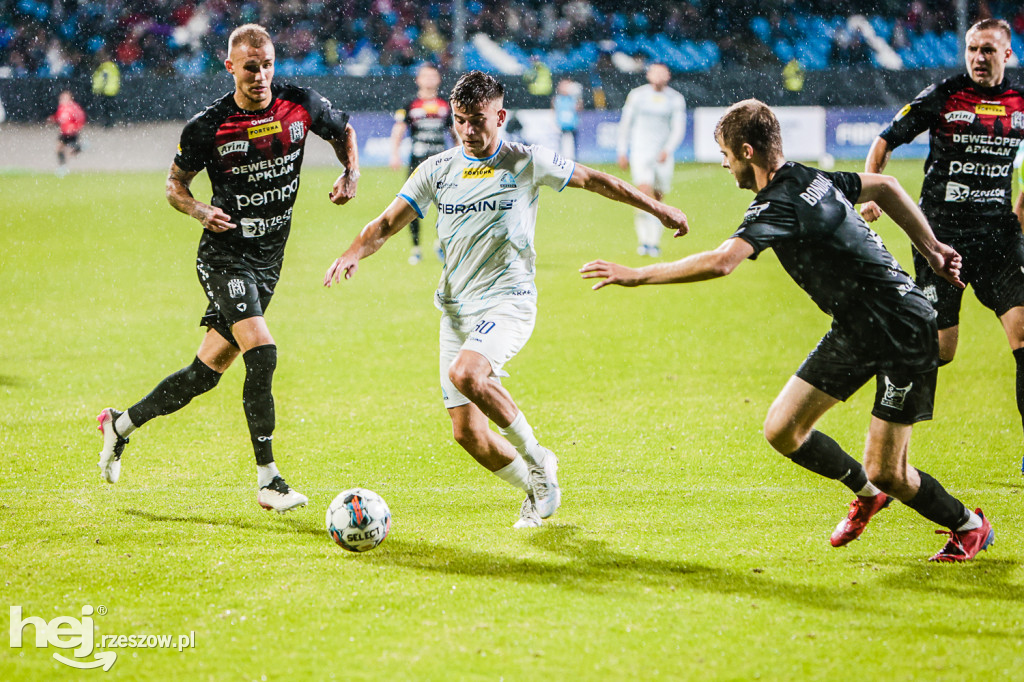 STAL RZESZÓW - APKLAN RESOVIA