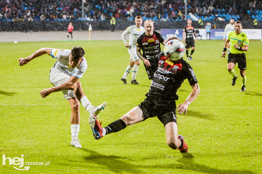STAL RZESZÓW - APKLAN RESOVIA
