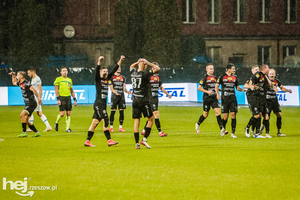 STAL RZESZÓW - APKLAN RESOVIA