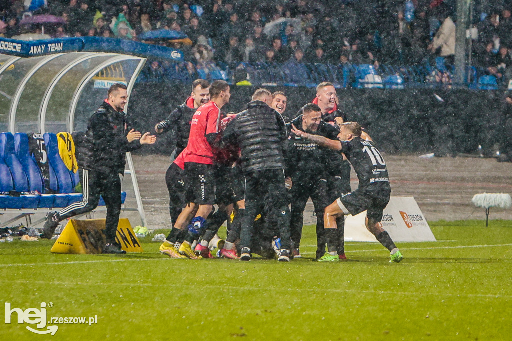 STAL RZESZÓW - APKLAN RESOVIA