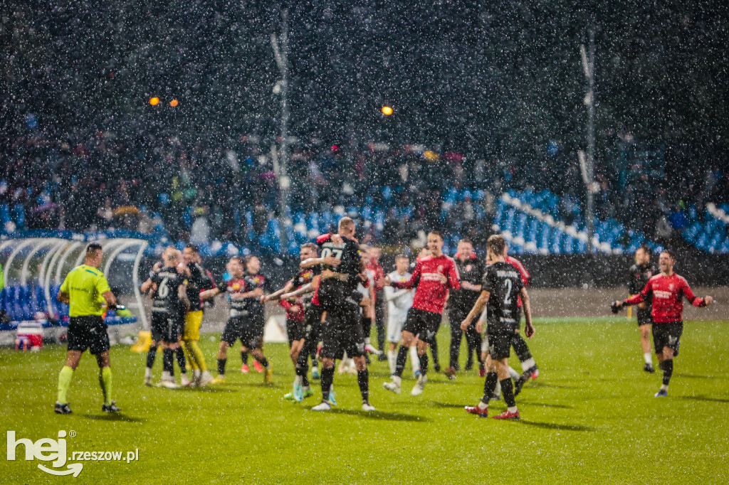 STAL RZESZÓW - APKLAN RESOVIA