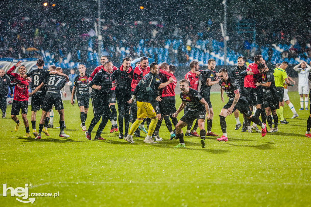 STAL RZESZÓW - APKLAN RESOVIA