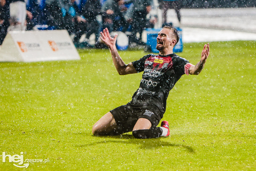 STAL RZESZÓW - APKLAN RESOVIA